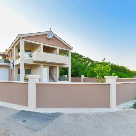 Casa de Férias Modern In With Balcony