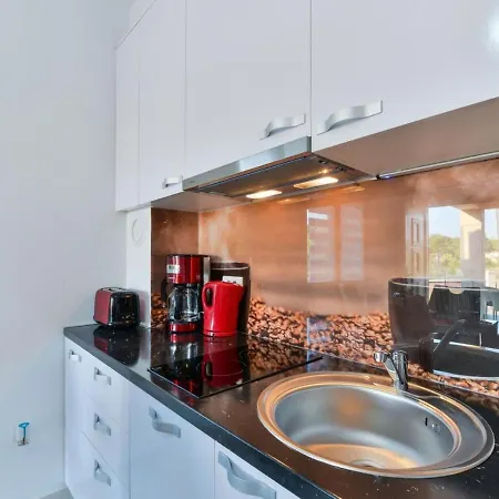Modern In With Balcony בית נופש